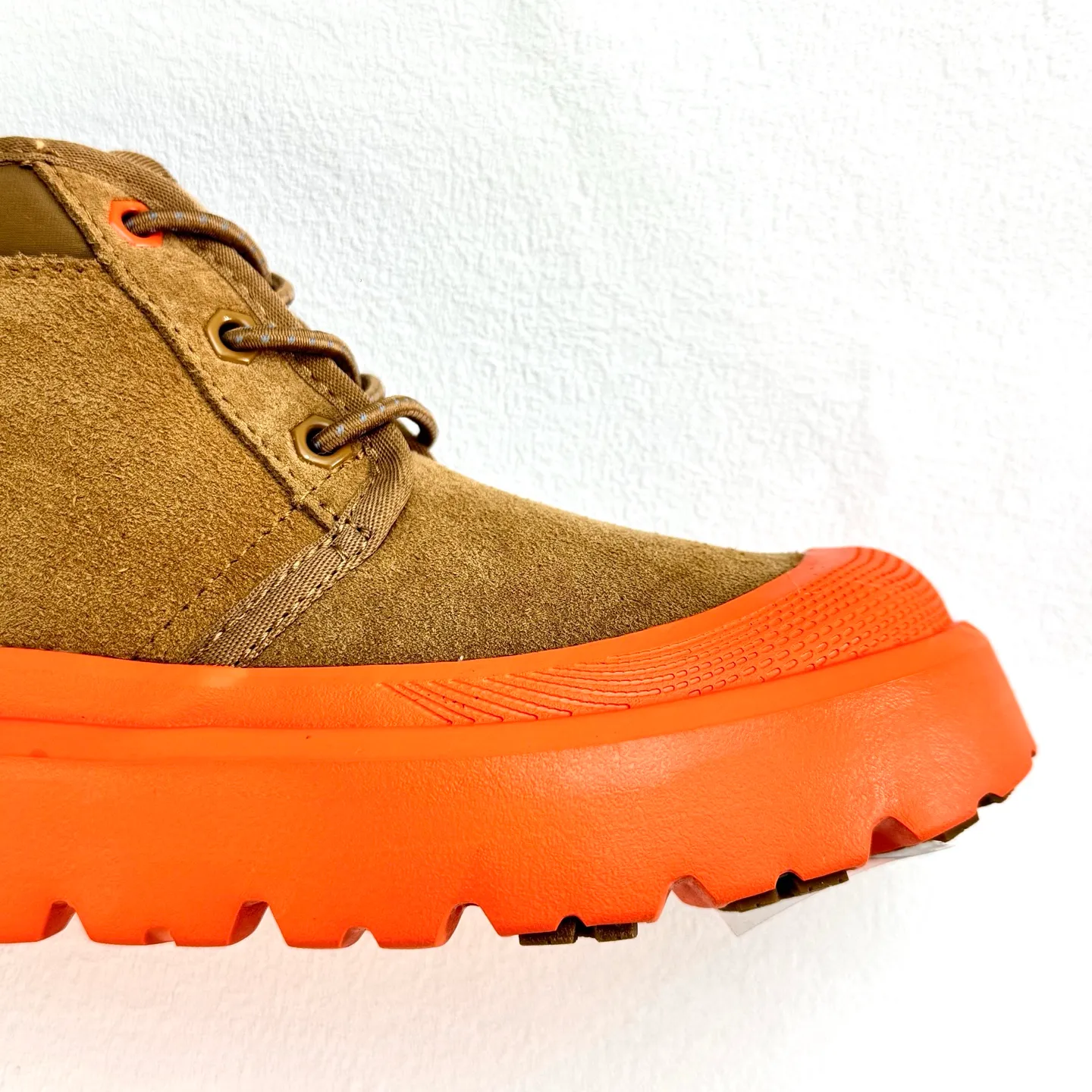 Local 💰600 [Wang Yibo's same style 3991UGG waterproof Tasman high top] The upper is made of high-mercerized cow suede, with fine texture and good gloss, non-currency cow suede! The outsole is made of a combination of injection molding and IP foam (referred to as the original sole). It requires multiple processes and high costs. It is lightweight and feels better on your feet. It is a one-piece, ready-made outsole that is not a currency! Sheep fur lining, warm and skin-friendly size: 35 36 37 38 39 40 41 42 43 44 45